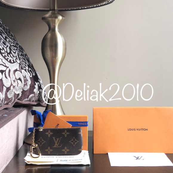 SOLD! NEW Louis Vuitton Monogram Key Pouch Cles 😍 - Picture 3 of 8